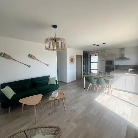 Hébergement de vacances Lola Confort 6 Personnes *